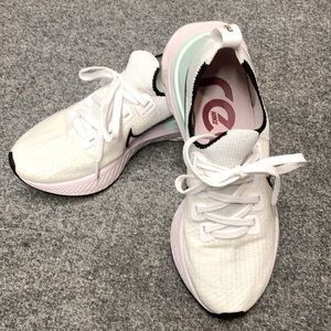 Nike Flyknit React Infinity